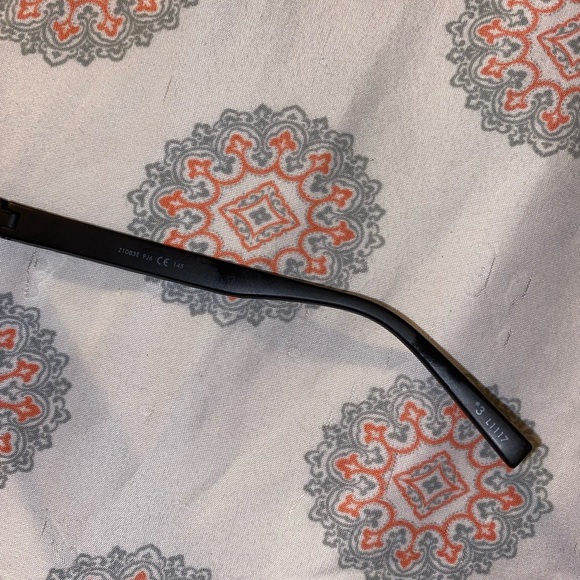 Louis Vuitton Sunglasses like new - Picture 11 of 11